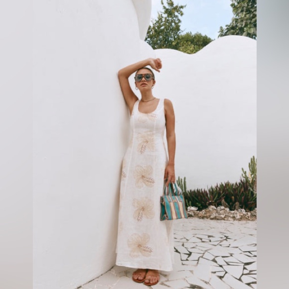 Verge Girl White Floral Midi Dress